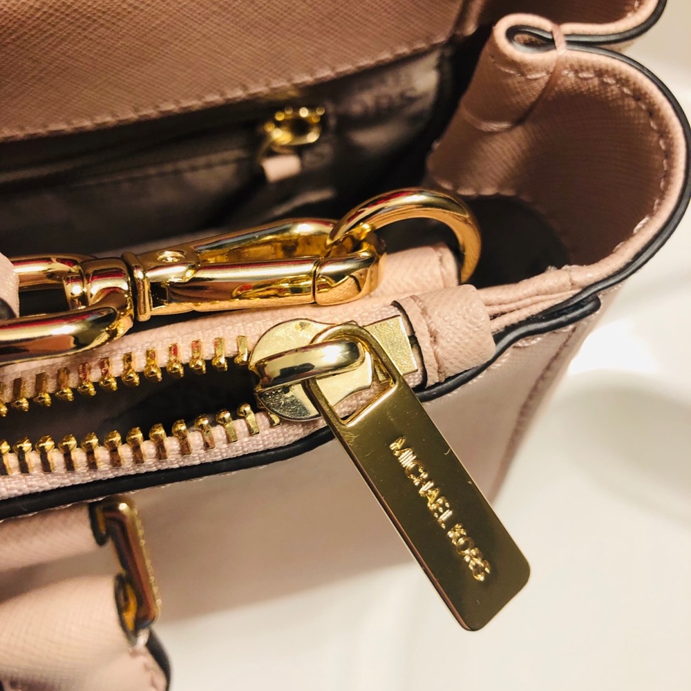 MICHAEL KORS Purse - Picture 7 of 7